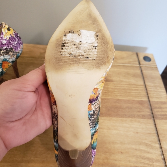 Floral Guess heels - Picture 7 of 10